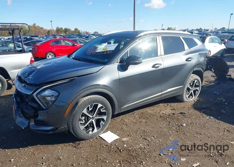 2023 Kia Sportage Hybrid Ex z USA, uszkodzony, nr VIN KNDPVCAG1P7069813